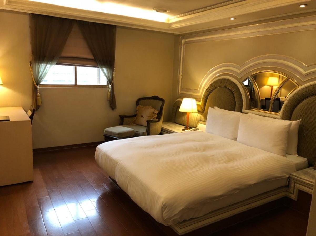Charming Castle Hotel Taipei Esterno foto