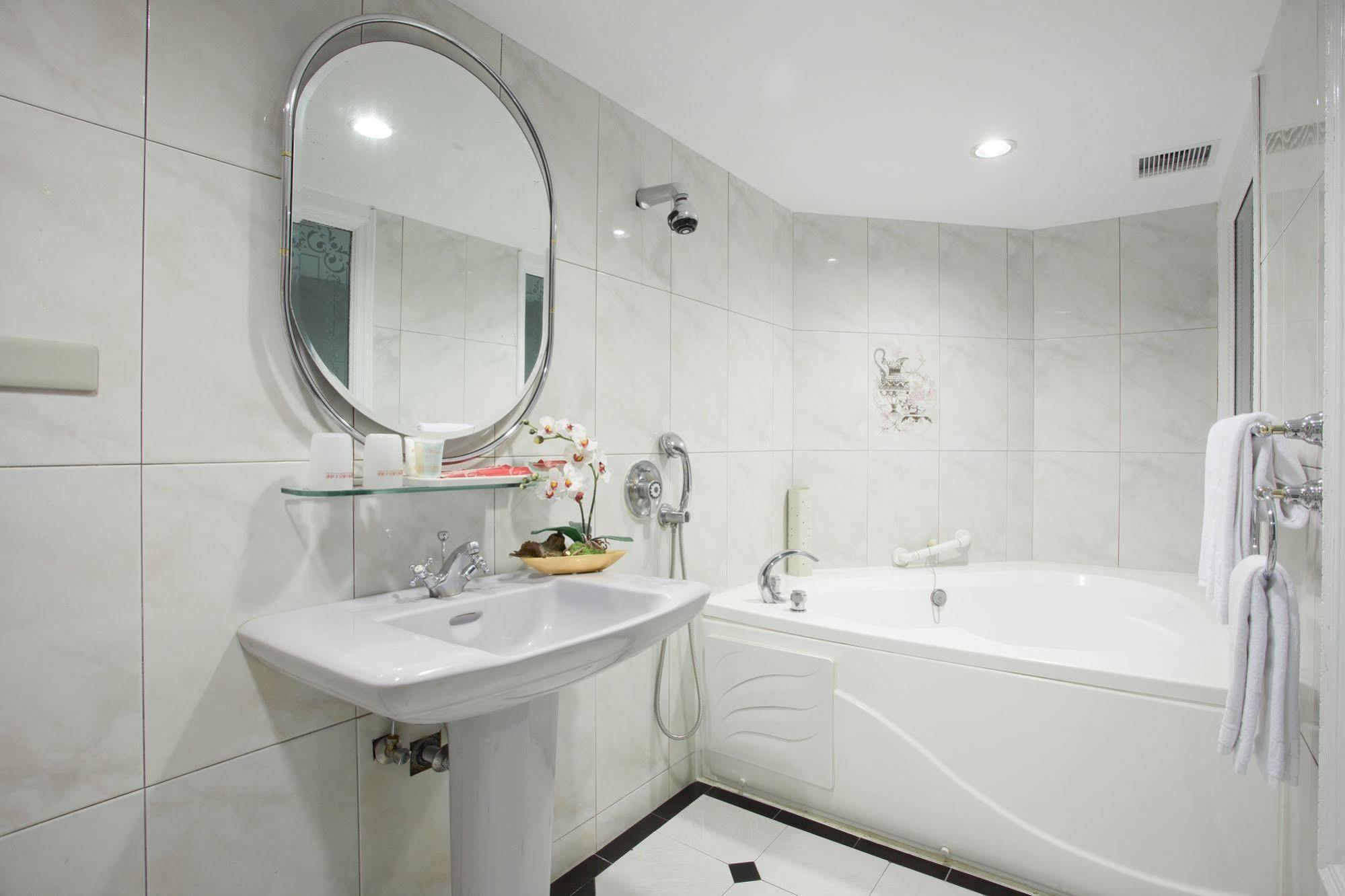 Charming Castle Hotel Taipei Esterno foto