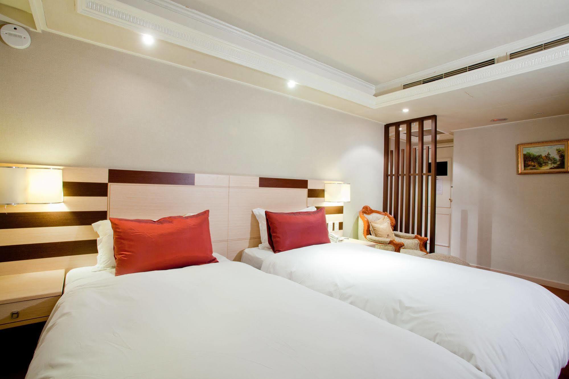 Charming Castle Hotel Taipei Esterno foto