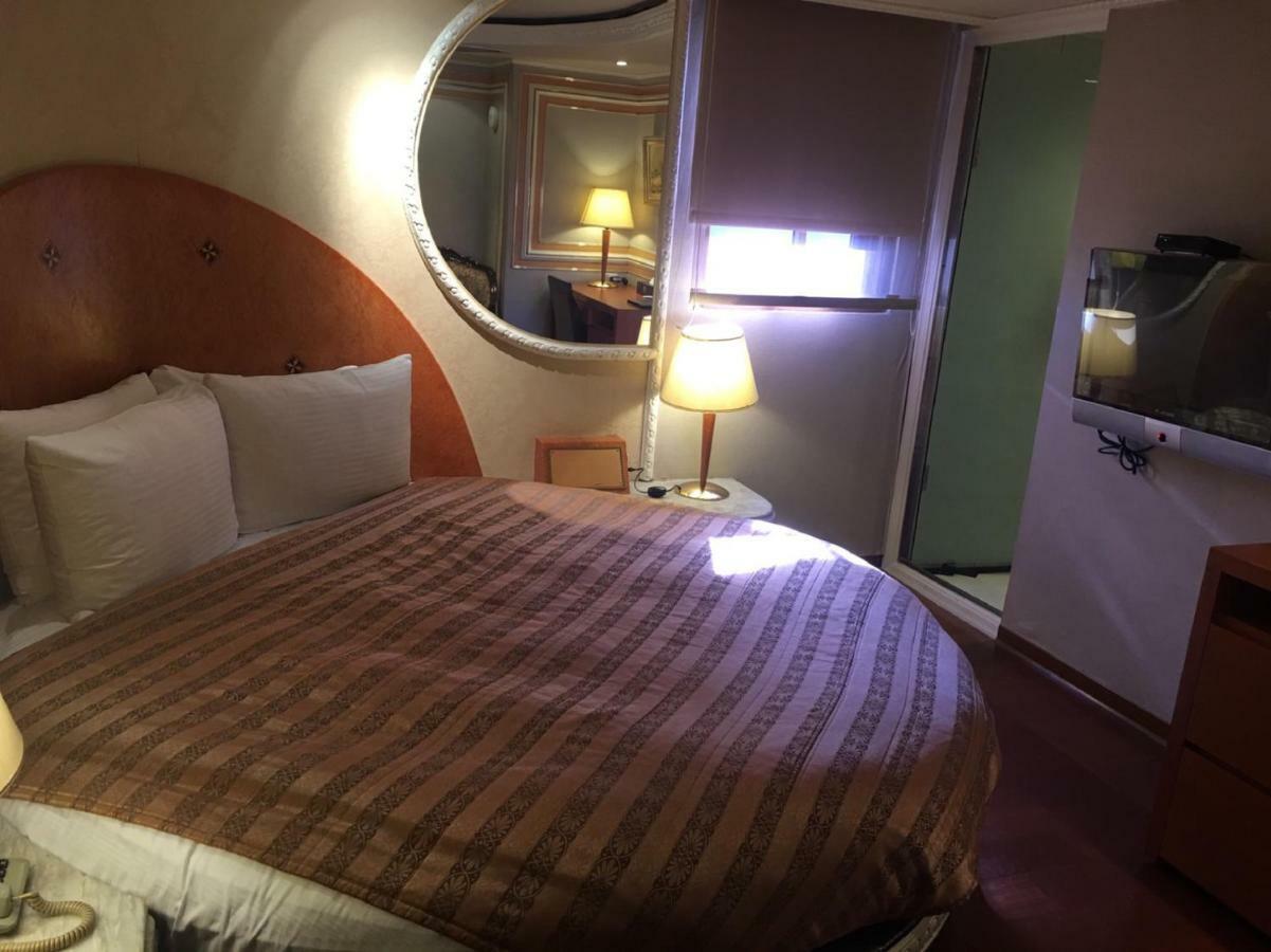 Charming Castle Hotel Taipei Esterno foto