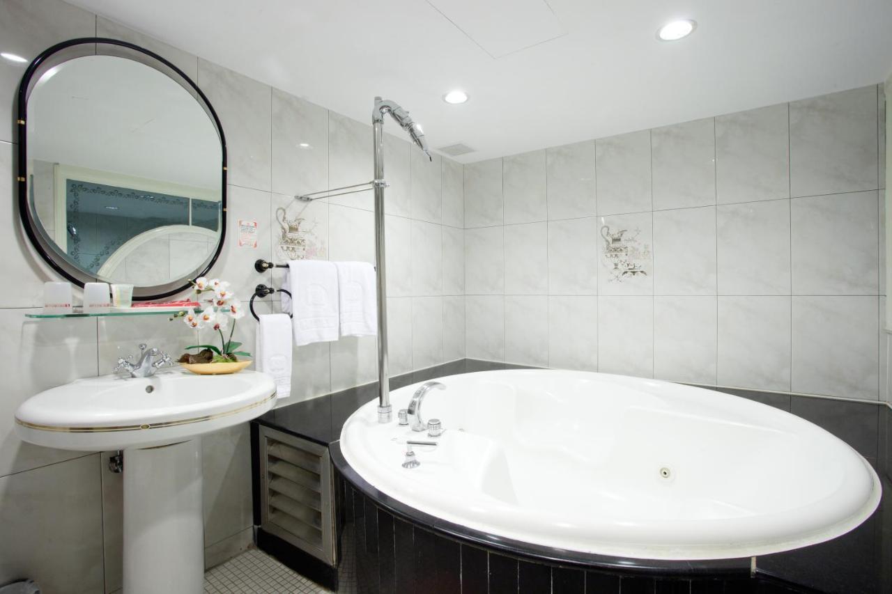 Charming Castle Hotel Taipei Esterno foto